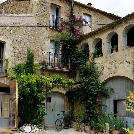Can Tando, antiguo pajar de piedra restaurado Sant Jordi Desvalls Exterior foto