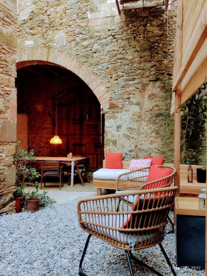 Can Tando, antiguo pajar de piedra restaurado Sant Jordi Desvalls Exterior foto